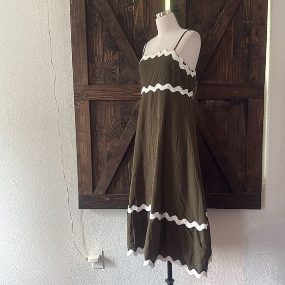 Olive Green Maxi Dress with White Trim - Picture 5 of 14